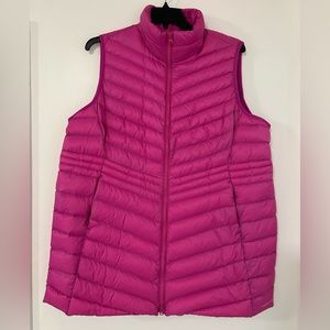 Two Land’s End Plus Size Puffer Vests! One hot pink and one navy blue! Size 1X